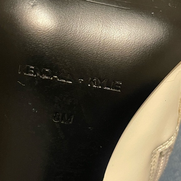 Kendall Kylie pointed toe Ariana booties - Picture 3 of 7